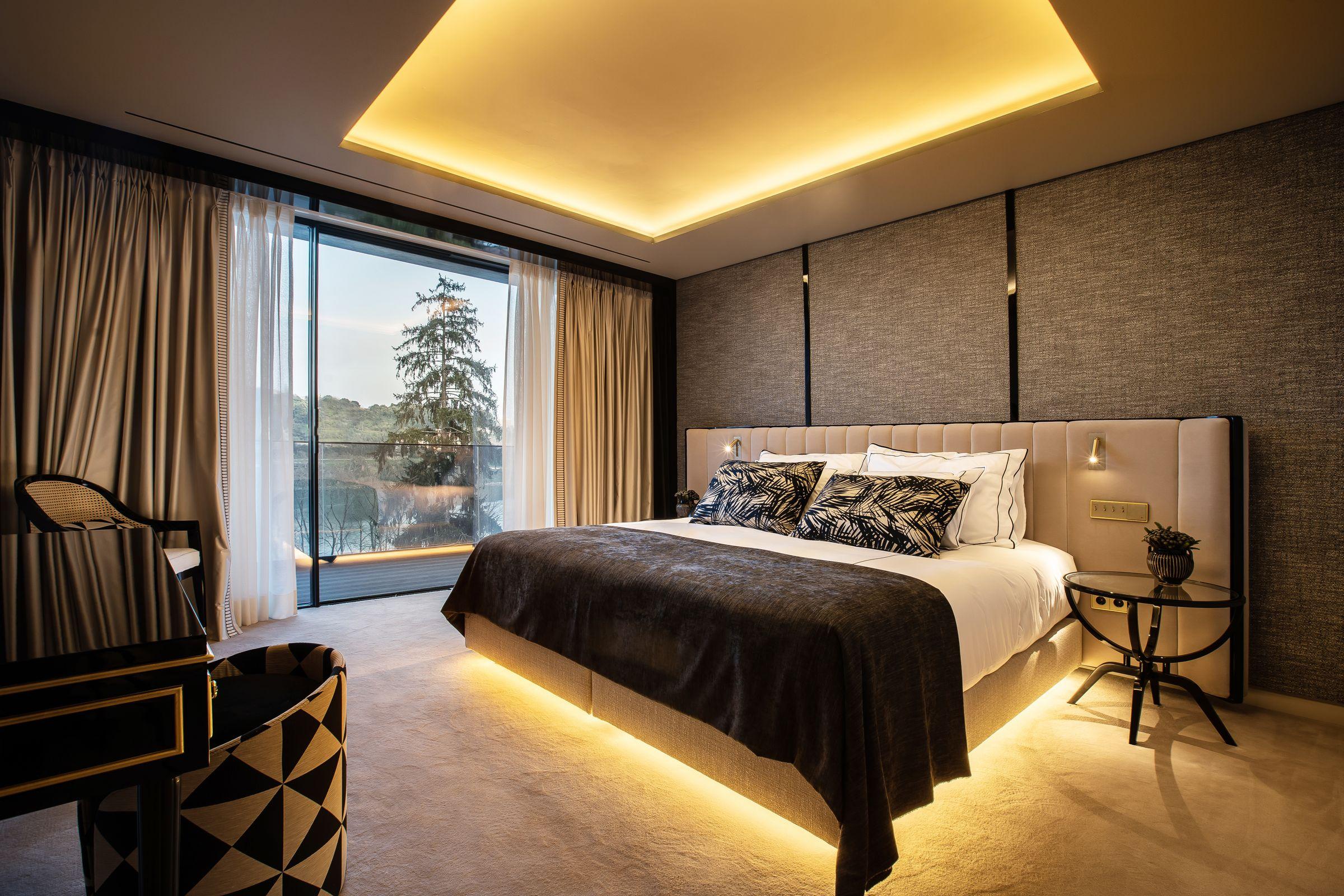 deluxe-river-view-room_1